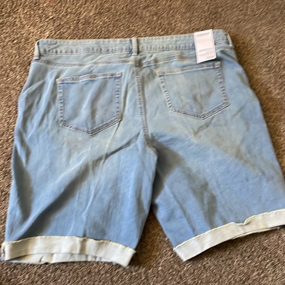 NEW SONOMA JEAN SHORTS LIGHT BLUE 🔥🔥🔥🔥 - Picture 3 of 4